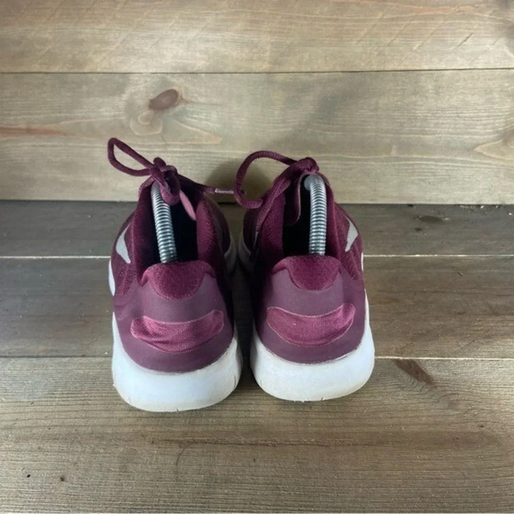 Nike free rn kids youth size 7 Y shoes purple athletic running sneakers